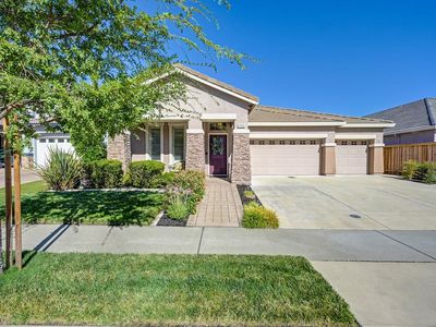 1593 La Guardia Cir