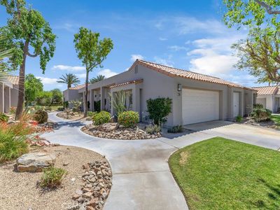 28 Oak Tree Dr
