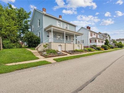 832-834 E Washington St