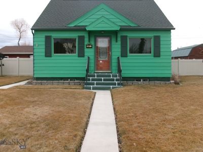 1211 Dewey Blvd