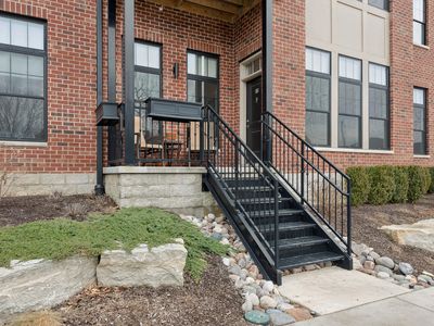 208 Campbell St #103