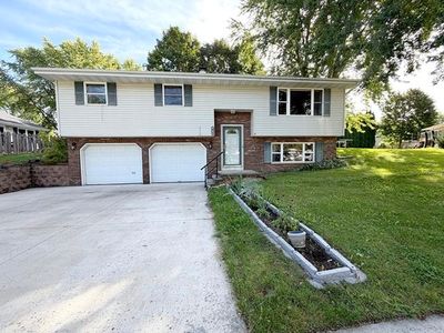 476 Hiawatha Dr