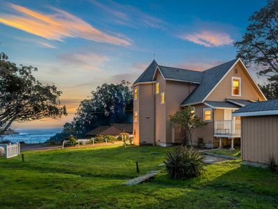 45180 Headlands Drive