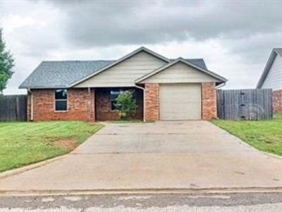 Property at 223 Cherokee St, Geronimo, OK