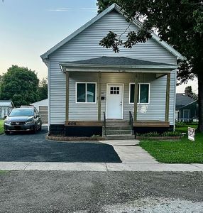 608 W Maple Ave