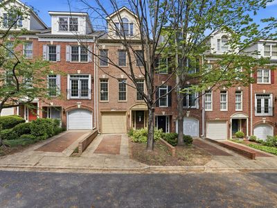 2139 N Pierce Ct