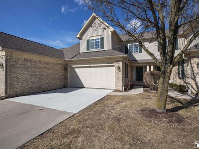 Property at 25410 Willowbrook Ct, Flat Rock, MI