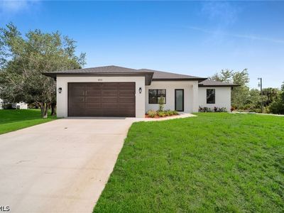 400 W 8th St
