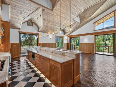25 Haystack Ct