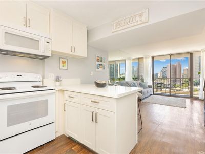 739 Hausten St APT 901