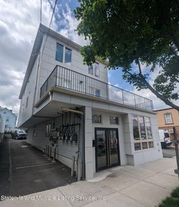 16 Burnside Ave