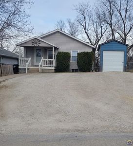 Property at 722 Dakota Ave, Holton, KS