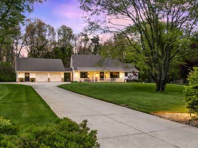 23070 Prairie View Ct