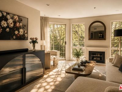 585 N Rossmore Ave APT 407