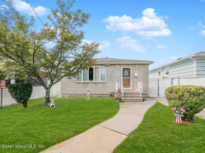 176 Kensington Ave