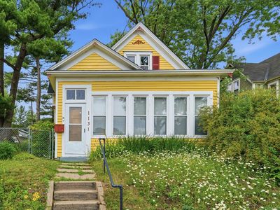 1131 Woodbridge St