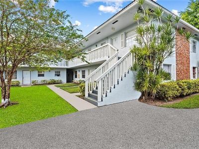 4140 Woodside Dr #205