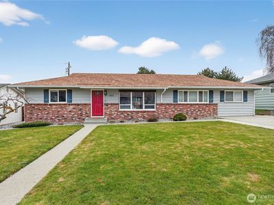 1427 Seneca Street S