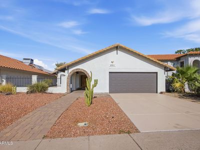 2211 S EL MARINO --