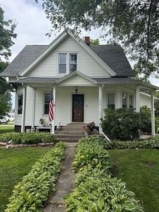 200 E Davis Ave