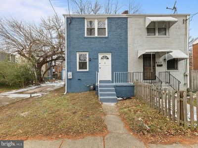 210 62nd St NE