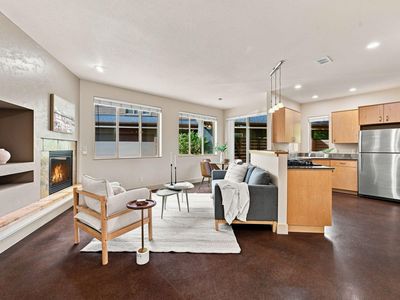 40 SW McKinley Ave #1