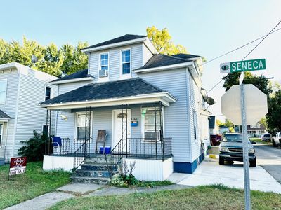 1160 Seneca St SW