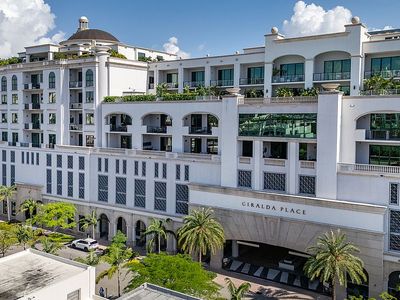 275 Giralda Ave #8C
