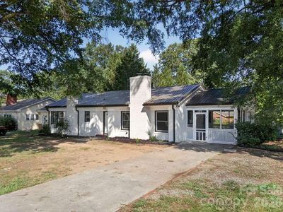 425 Roberts St