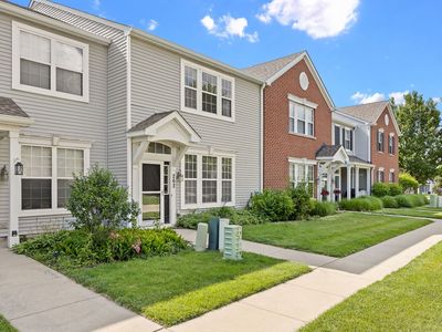 Property at 262 Springbrook Trl S, Oswego, IL