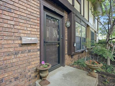 209 W 17th St #209D