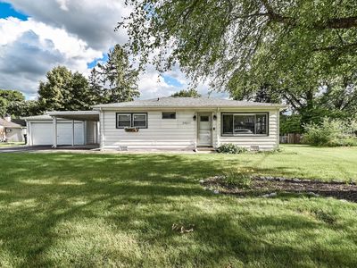 35211 N Edgewater Ln