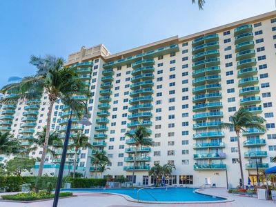 19380 Collins Ave APT 805