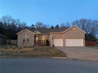 656 W Foothills Dr