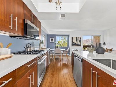 2700 Cahuenga Blvd E APT 3204