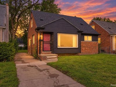 12827 Woodbine