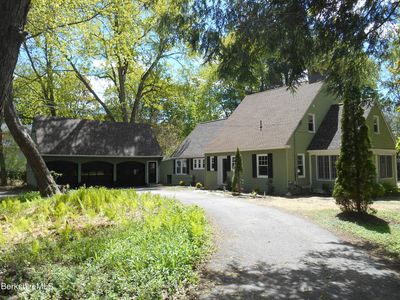 14 Cooper Pkwy