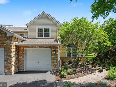 221 Canterbury Ct