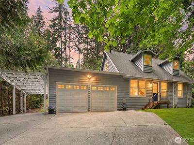 3211 W Ames Lake Drive NE