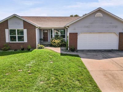 307 N Maude Dr E