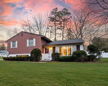 3 Mary Lyon Dr