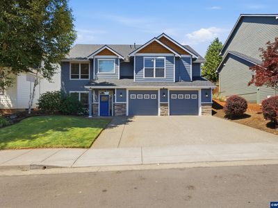 6913 Flicker Dr SE
