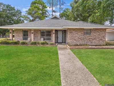 1105 Roundhill Dr