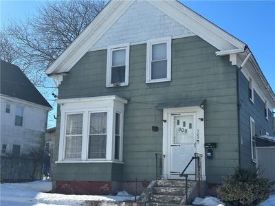 309 Station St