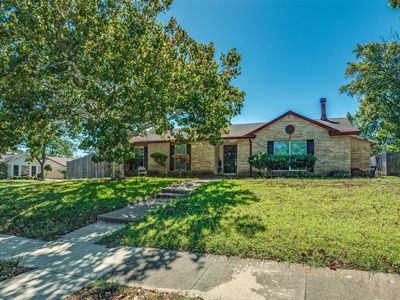 1202 Canyon Oaks Dr