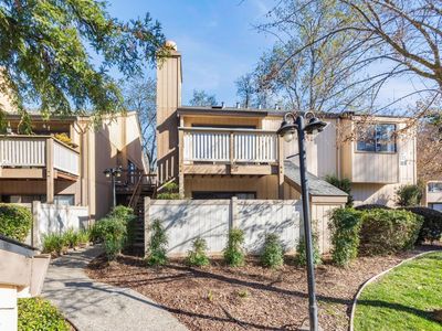 535 Woodside Oaks APT 2