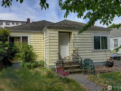 79 Williams Avenue S
