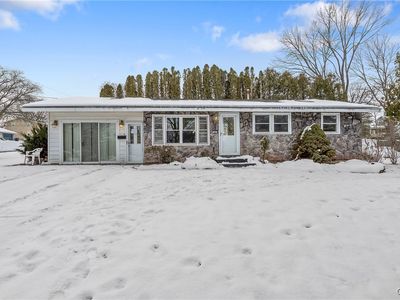 101 Moyer Heights Dr