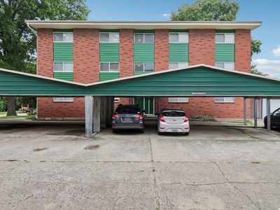 1102 W 24th St