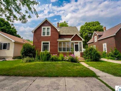 422 Van Brunt St